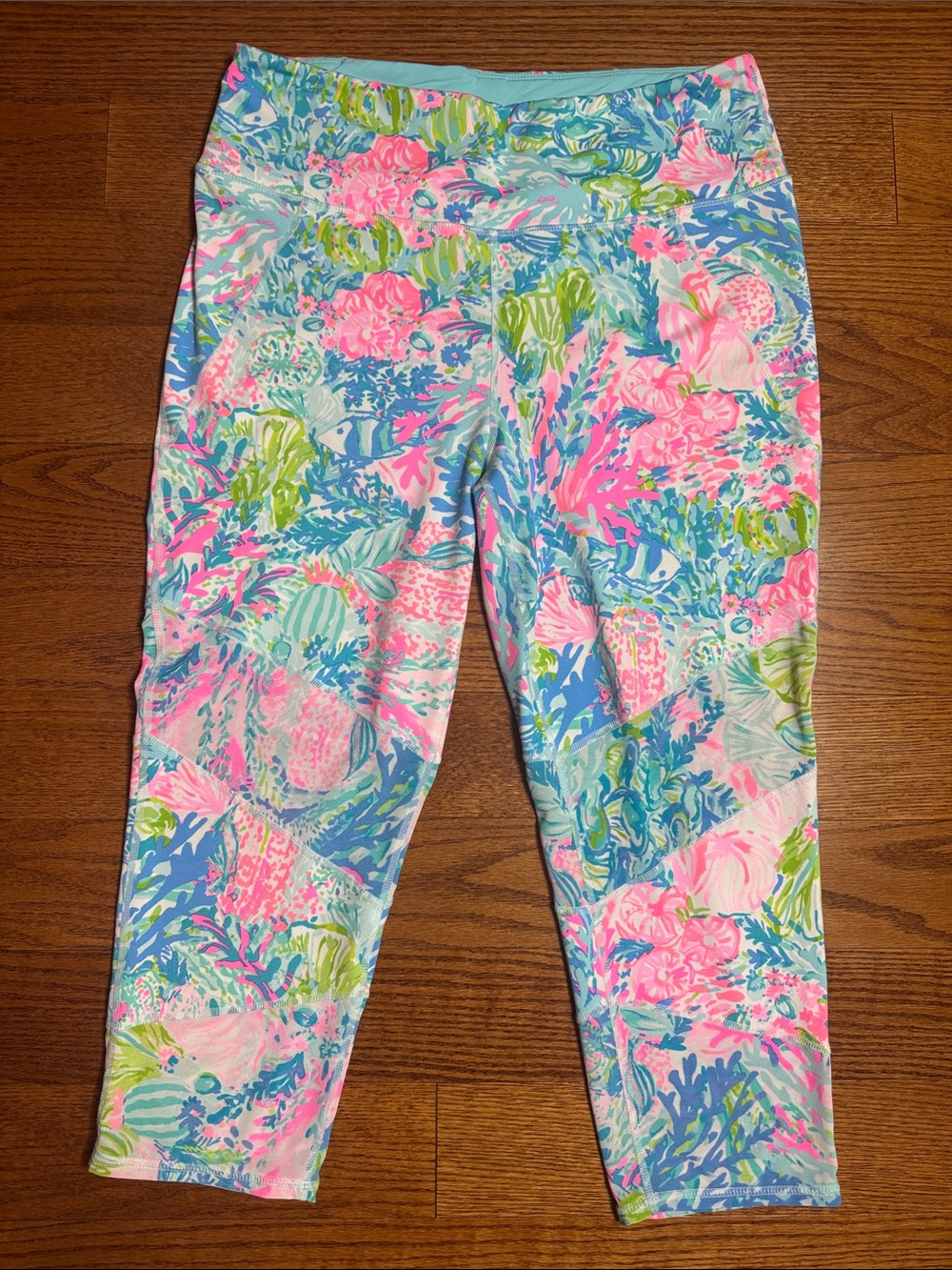 XL Lilly Pulitzer Luxletic weekender leggings in fished my wish